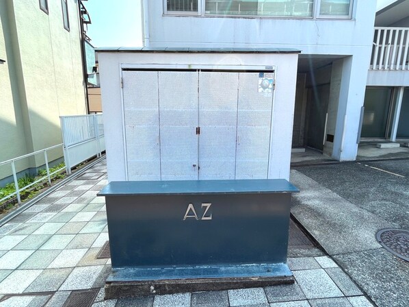 ＡＺマンションの物件外観写真